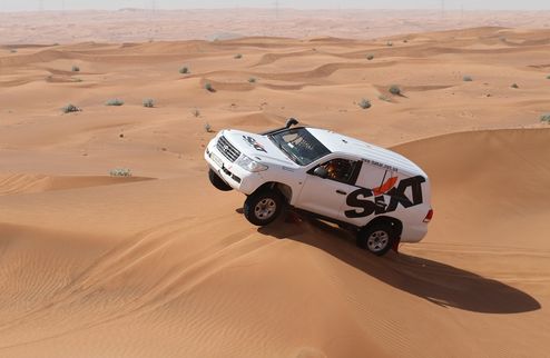 SIXT UKRAINE стартует в ОАЭ Состоялось открытие и старт второго этапа Кубка Мира по ралли-рейдам Abu Dhabi Desert Challenge - 2013.