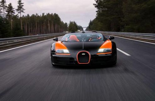 Установлен новый мировой рекорд скорости для кабриолетов Новая машина марки Bugatti сумела развить невероятную скорость. 