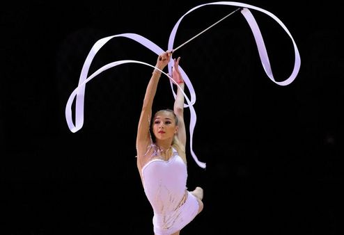 Художественная гимнастика. Мазур стала второй в Италии Сегодня, 27 апреля, на международном турнире в Пезаро 18-летняя украинка Виктория Мазур завоевала...