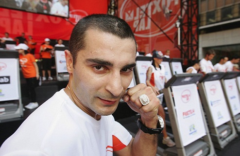 Дарчинян досрочно победил Галло Боксер из Армении одержал очередную победу.
