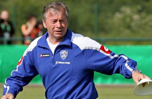 Петкович возглавит Карпаты? Сербский специалист претендует на кресло главного тренера львовского клуба. 