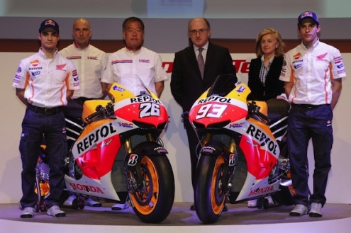 MotoGP. Пилоты впечатлены темпом Honda Андреа Довициозо и Валентино Росси признают силу конкурентов.