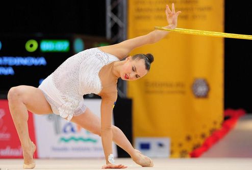 Художественная гимнастика. ЧЕ-2013. Украина среди команд пока вторая В столице Австрии стартовал 29-й чемпионат Европы по художественной гимнастике. 
