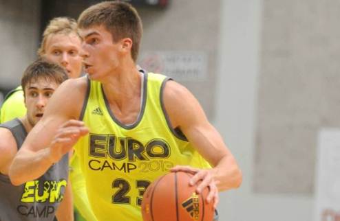 Adidas Eurocamp-2013. Украинцы стартовали неплохо Александр Липовый, Артем Пустовой и Вячеслав Бобров провели первые матчи в итальянском Тревизо. 