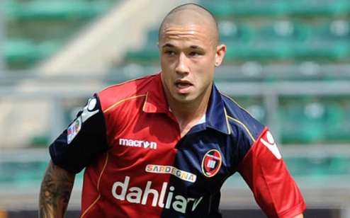 Тоттенхэм заинтересован в Наингголане Бельгийский полузащитник может стать новичком команды Виллаша-Боаша.