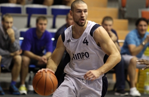 Вильховецкий подписал контракт с Ферро Экс-капитан Днепра продолжит карьеру в Запорожье. 