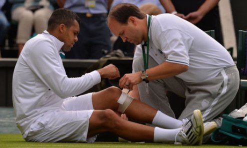 Тсонга: "Два дня назад заболело колено" Французский теннисист прокомментировал проблемы, из-за которых он не смог доиграть поединок против Эрнеста Гулби...
