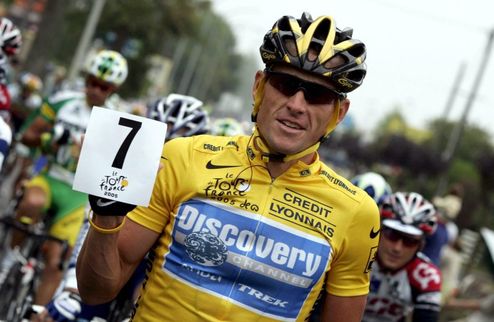 Армстронг: дело Фуэнтеса "замяли" футбольные клубы Накануне старта Тур де Франс известный американский велогонщик вспомнил былое.