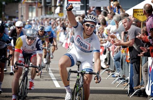 Тур де Франс. Киттель выигрывает хаотичный первый этап  Немец Марсель Киттель (Argos-Shimano) выиграл первый этап Тур де Франс, опередив на финише норве...