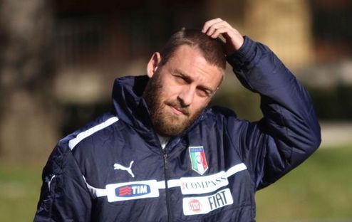 Де Росси привлек внимание ПСЖ Полузащитник национальной сборной Италии может перебраться в столицу Франции.