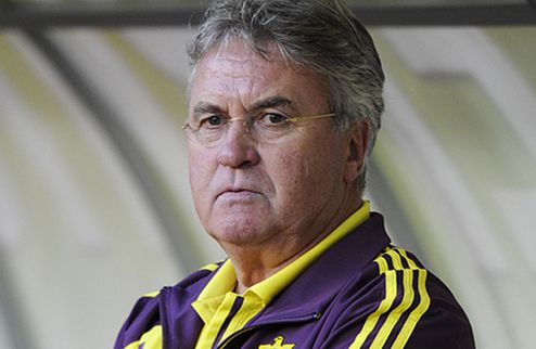 Хиддинк покинул Анжи Голландский специалист решил подать в отставку с поста главного тренера махачкалинцев.