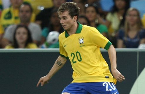Бернард выбирает между Шахтером и Порту Бразильский талант может перебраться в Португалию.