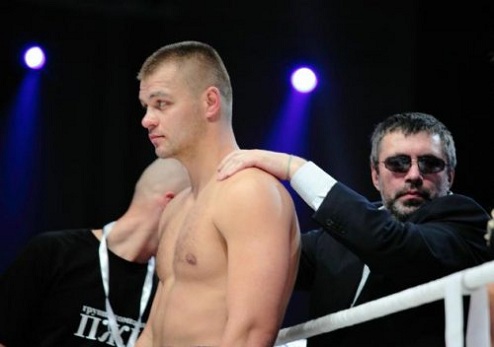 Глазков уничтожил Полли Вячеслав Глазков быстро одолел Байрона Полли.