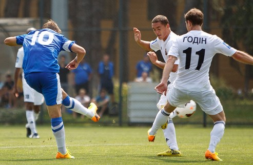 Днепр разгромил запорожский Металлург Два клуба УПЛ провели контрольный матч на базе Днепра. 