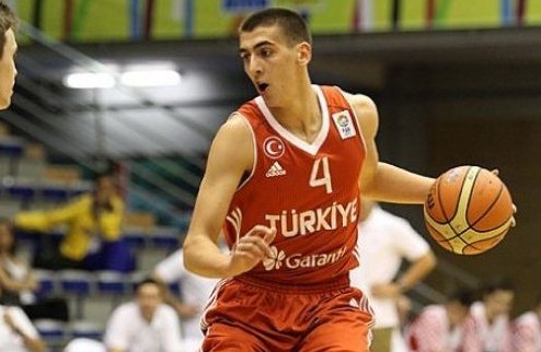 Турция: Сипахи заменит Арслана MVP молодежного чемпионата Европы до 18 лет вызван в национальную команду Турции. 