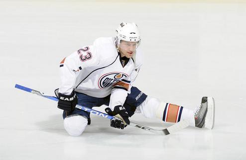 НХЛ. Умарк вернулся в Эдмонтон Форвард соскучился по заокеанскому хоккею.
