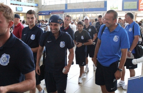 Черноморец взял курс на Албанию Сегодня делегация Черноморца вылетела в Тирану на ответный матч раунда раунда плей-офф Лиги Европы со Скендербеу.