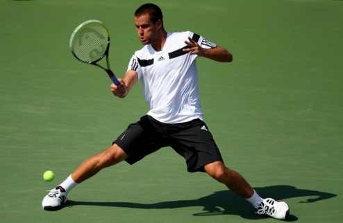 US Open. Южный вырвал победу у Хьюитта В драматичном матче россиянин, чудом отыгрываясь в четвертом и пятом сете, пробил себе дорогу в четвертьфинал.