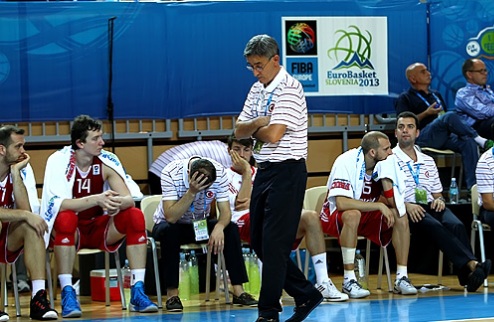 Таньевич берет вину за неудачи на себя Главный тренер сборной Турции, по всей видимости, готовится к отставке.