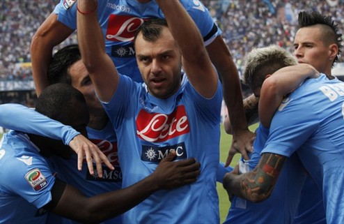 Наполи разбил Ливорно Команда Бенитеса стала второй в Серии А.