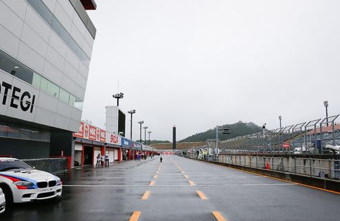 MotoGP. Гран-при Японии. Вторая практика отменена Туман испортил гонщикам подготовку к Гран-при Японии.