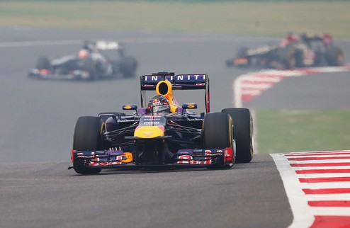 Формула-1. Себастьян Феттель — четырехкратный чемпион мира! Гонщик Ред Булл одержал победу на Гран-при Индии и поставил жирную точку в этом сезоне.