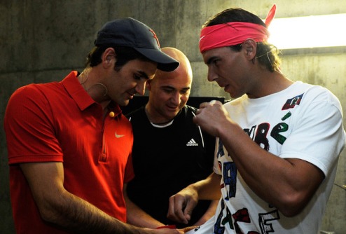 Надаль: "Считаю Федерера лучшим в истории тенниса" Испанский теннисист прокомментировал свою победу над Роджером Федерером в полуфинале Итогового чемпио...