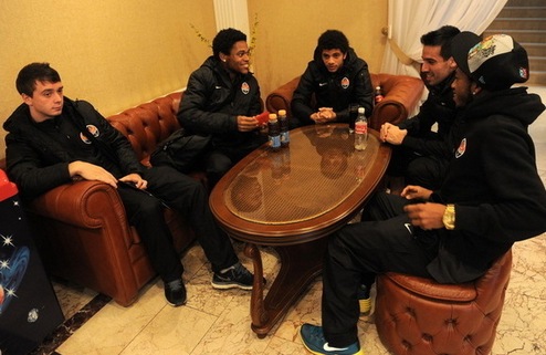 Шахтер отправился в Турцию Донецкий клуб проведет мини-сбор за рубежом. 