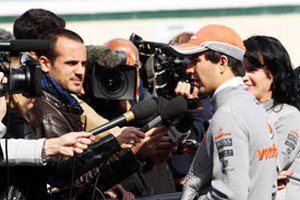 Формула-1. Перес: "Уверен, что получу конкурентоспособную машину" Серхио Перес считает, что у него есть отличные шансы остаться в Формуле-1 на следующий...