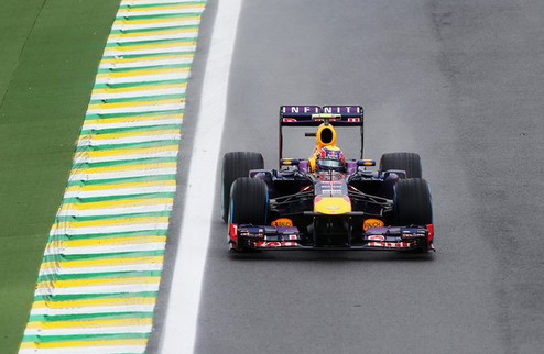 Формула-1. Уэббер: "Автомобиль казался слишком медленным" Марк Уэббер не очень доволен четвертым местом по итогам квалификации на Гран-при Бразилии.