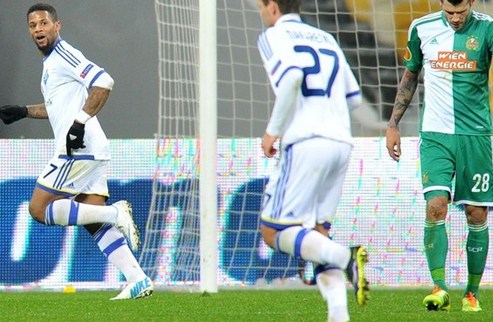 Динамо легко расправилось с Рапидом Киевляне вышли в 1/16 финала Лиги Европы со второго места в группе.
