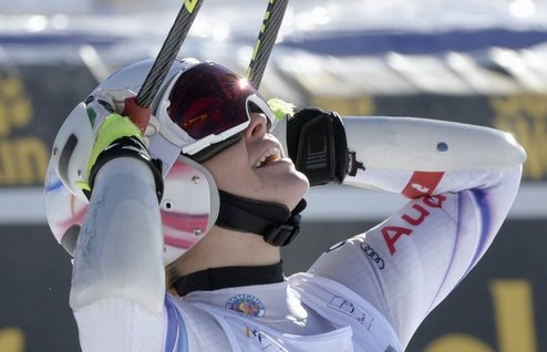 Горные лыжи. Первая победа для Вайратер  Тина Вайратер из Лихтенштейна выиграла супер-гигант на этапе Кубка мира по горным лыжам в Санкт-Моритце (Швейца...