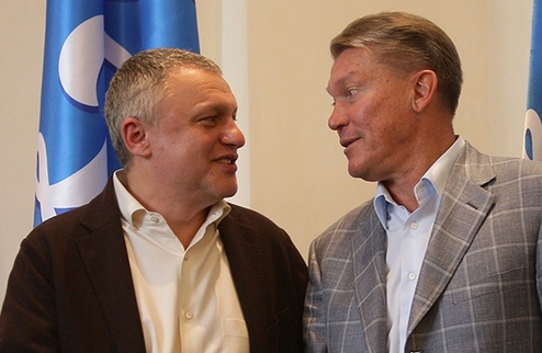 Блохин остается в Динамо Сегодня состоялась встреча президента Динамо Игоря Суркиса с главным тренером клуба Олегом Блохиным. 