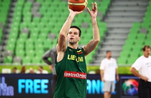 Кальниетис — игрок года в Литве Защитник краснодарского Локомотива выиграл голосование с подавляющим преимуществом. 
