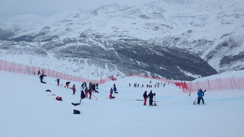 Горные лыжи. Последняя тренировка в Валь-д'Изере отменена Причиной отмены тренировки скоростного спуска стал сильнейший снегопад.