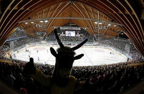 Кубок Шпенглера. Женева разбила Рочестер В швейцарском Давосе стартовал ежегодный хоккейный рождественский турнир.