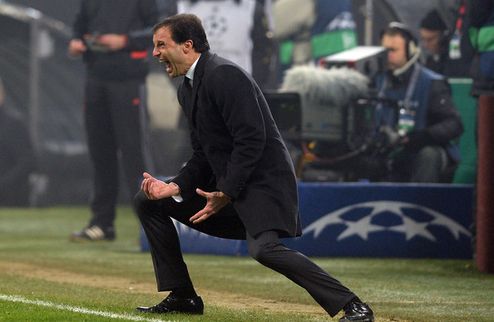 Официально: Милан выгнал Аллегри Россонери огласили о том, что Массимилиано Аллегри уволен с поста главного тренера первой команды.
