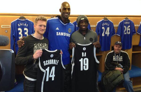 НБА. Гарнетт посетил Стэмфорд Бридж. ВИДЕО Звездный баскетболист Бруклина встретился с игроками лондонского Челси.