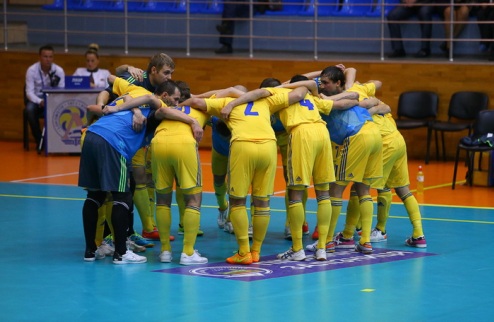 Футзал. Украина: 15 игроков готовятся к Евро Сборная Украины по футзалу начала заключительный сбор накануне стартующего 28 января чемпионата Европы. 
