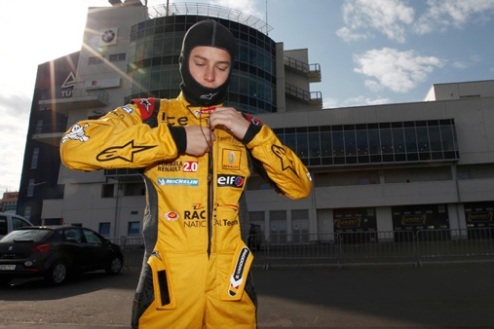 Вандорн покидает Мировую серию Рено Штоффель Вандорн готовится к дебюту в GP2.