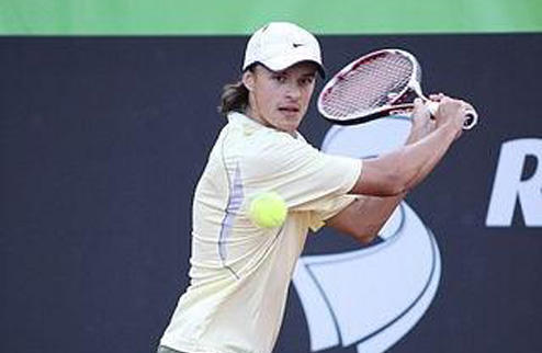 Молчанов вышел в гавайский четвертьфинал Украинские теннисисты сыграли очередные матчи на разных турнирах. 