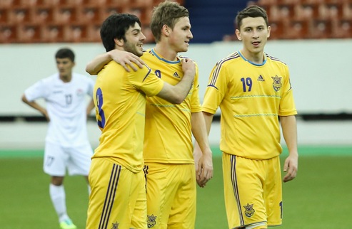 Кубок Содружества: Украина разгромила Таджикистан Команда Ковальца уверенно выиграла свою группу и вышла в 1/4 финала Кубка Содружества. 