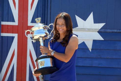 На Ли: 132 тысячи от Китая за победу на Australian Open Болельщики уже посмеялись над решением правительства родной страны теннисистки.