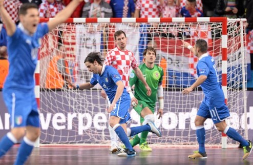 Футзал. Италия отбилась от Хорватии Скуадра Адзурра смогла победить балканцев и вышла в полуфинал чемпионата Европы.