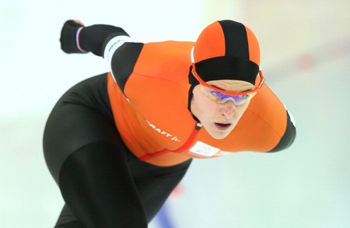 Конькобежный спорт. Триумф Вюст и первая медаль России Голландке Ирен Вюст не было равных на дистанции 3000 метров.