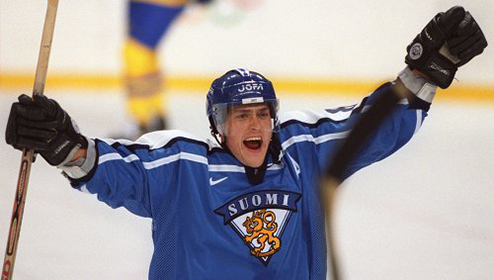 Хоккей. Финляндия определилась с капитаном сборной Опытный нападающий Анахайма Селянне поведет за собой сборную Финляндии к успеху на Олимпиаде в Сочи.
