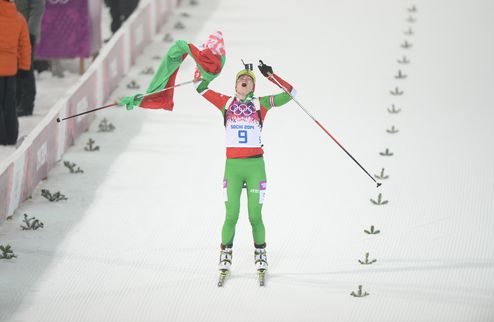 Биатлон. Валя Семеренко упускает медаль в преследовании Дарья Домрачева из Беларуси стала олимпийской чемпионкой в гонке преследования.