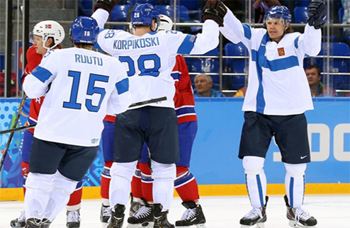 Хоккей. Финляндия разгромила норвежцев После сыгранных двух туров Финляндия занимает первую строчку, а норвежцы остаются на третьем месте.