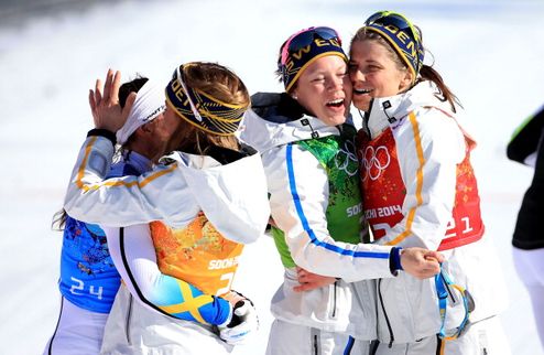 Лыжные гонки. Калла дарит Швеции золото в женской эстафете Сборная Швеции во главе с Шарлотте Каллой выиграла женскую эстафету в Сочи. Норвегия финиширо...