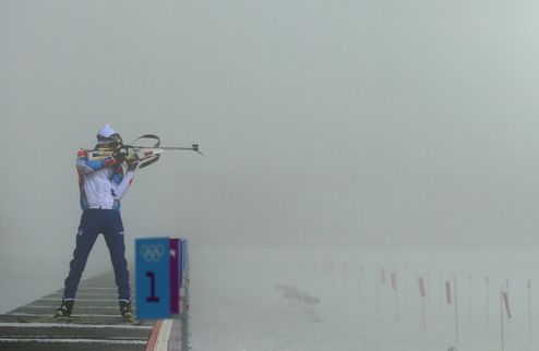 Биатлон. Мужской масс-старт перенесен на утро (обновлено) Сегодня биатлонисты так и не выйдут на трассу в Сочи из-за сильнейшего тумана.